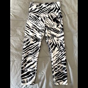 Balance Collection Womens Small Leggings White Black Gray Print High Waist
